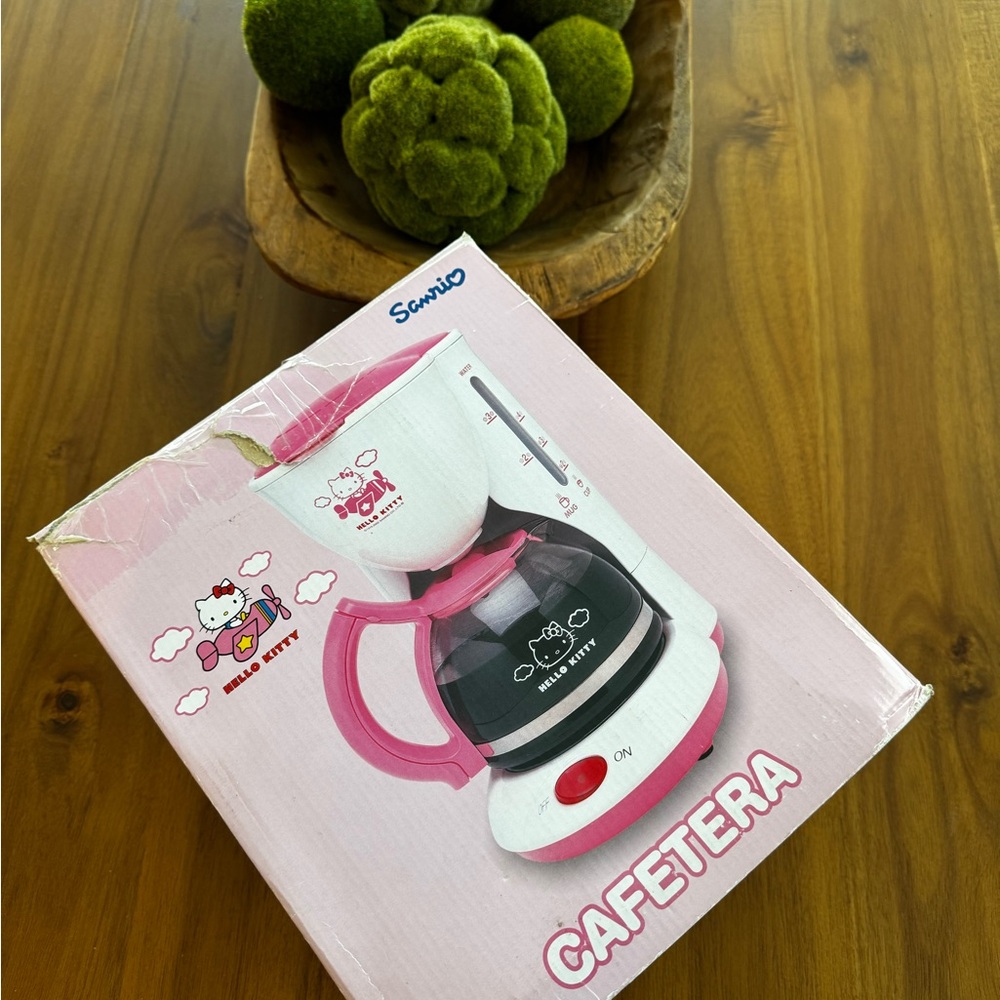HELLO KITTY SANRIO COFFEE MAKER VERY RARE vintage 2001